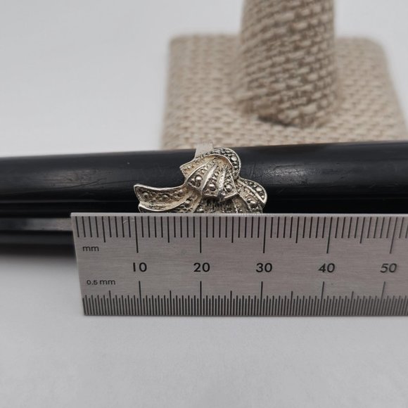 Size 7.5 Sterling Silver Unique Heavily Tarnished And Worn Ring A3128 - Picture 7 of 8